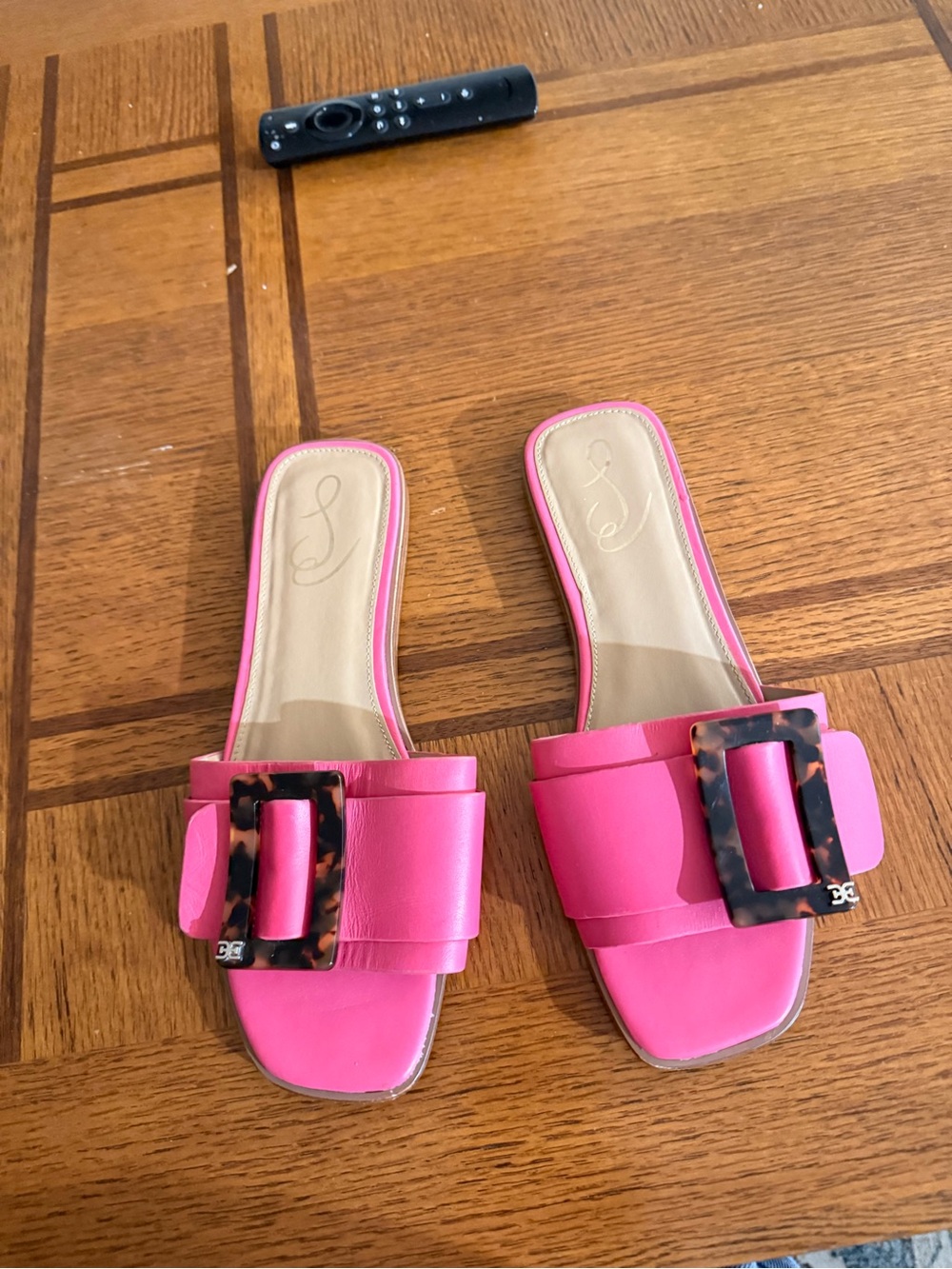 Sam Edelman Women’s Pink Slide Sandals with Tortoiseshell Buckle